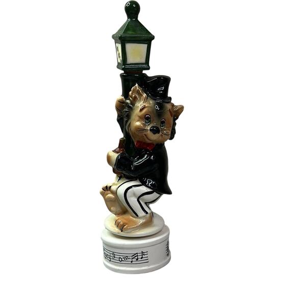 MCM Decanter Charming Cat Figurine with Lamp Post music box - Picture 1 of 6